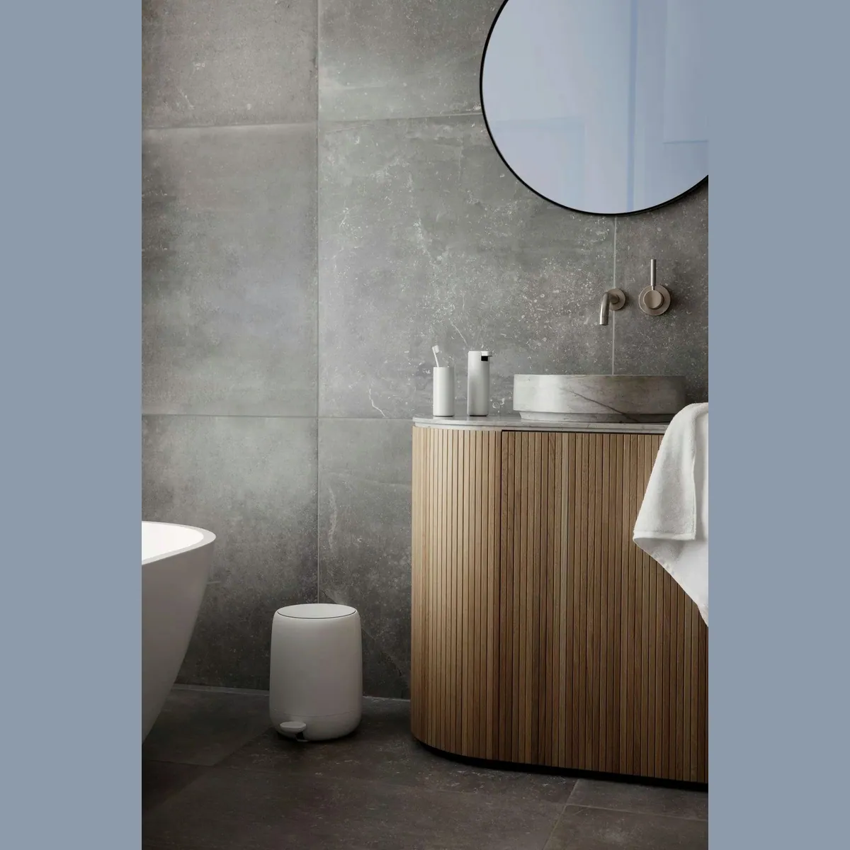 blomus MODO Seifenspender, titanbeschichtet, kratzfest, elegant 5