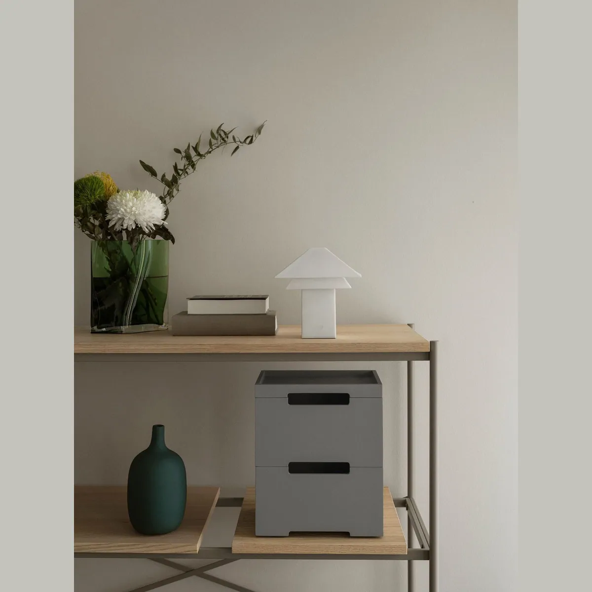 blomus DUASIS Vase, handgefertigt, skulpturales Design, einzigartige Farbvariationen 2