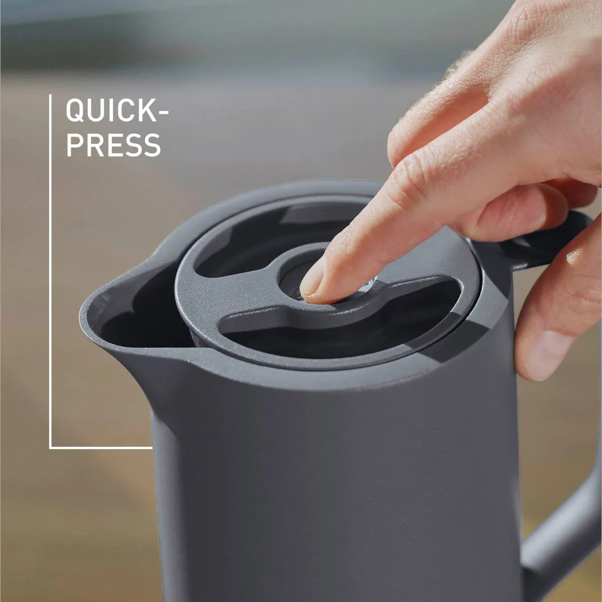 Emsa Motiva Isolierkanne, 100% auslaufsicher, ergonomischer Schraubdeckel, 1 l 4