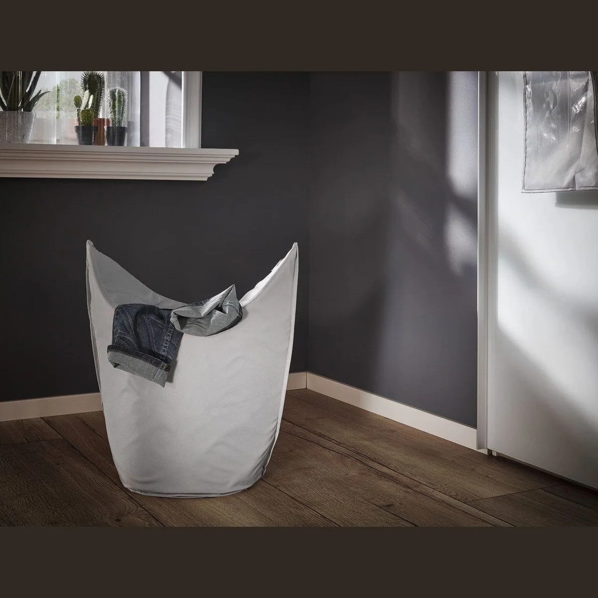 Leifheit Wäschesammler, grau, 60 Liter Volumen, abwaschbarer Stoff 2